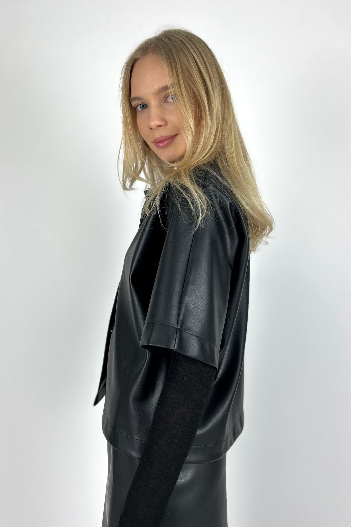 Eko odos švarkas su trumpomis rankovėmis 